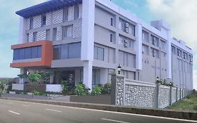 Pipul Padmaja Premium Hotel